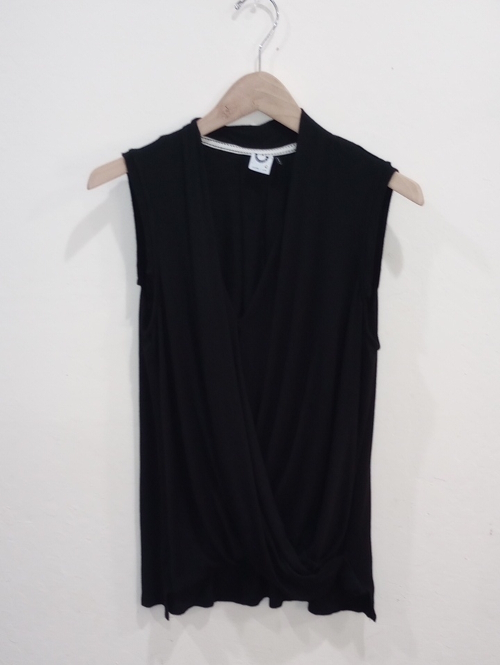 Anthropologie Akemi + Kin Black Sleeveless Blouse, Size M
